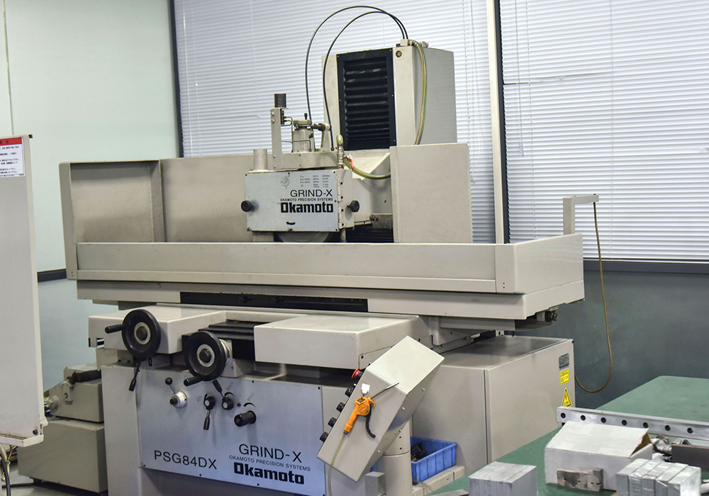 光學(xué)曲線磨床